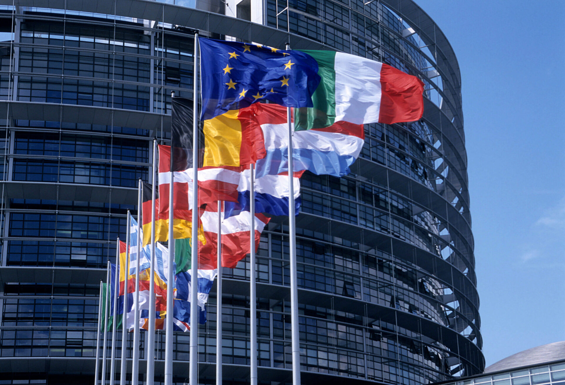 video-|-via-libera-dal-parlamento-europeo-alla-riforma-del-patto-di-stabilita.-ma-l’italia-non-lo-vota